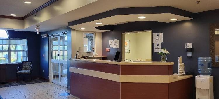 温德姆斯塔克维尔麦客达套房酒店(Starkville Inn & Suites)图片