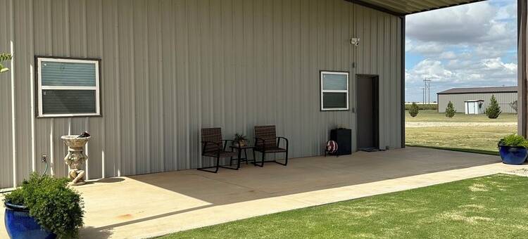 PRIVATE! 900 SF Charming & Spacious Barn-dominium Experience图片