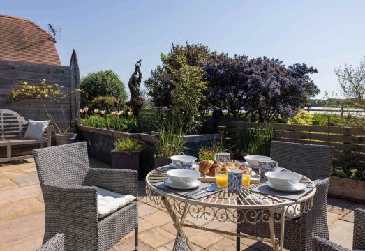 Spacious Coastal Retreat for 10 in West Wittering Hotel Overview