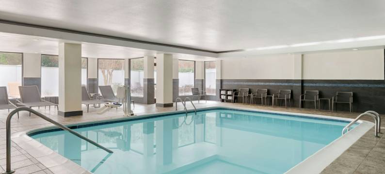 亚特兰大萨沃尼万怡酒店(Courtyard Atlanta Suwanee)图片