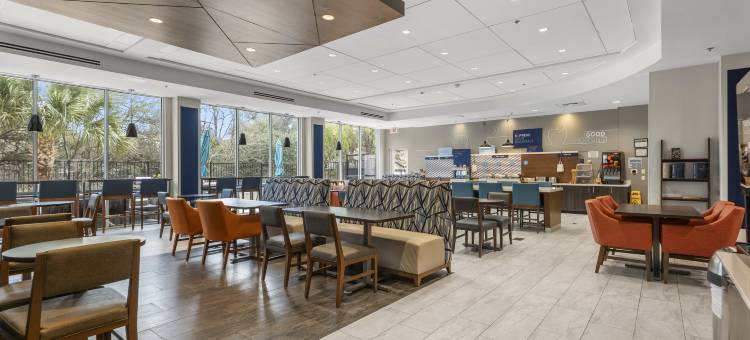 智选假日套房酒店奥斯汀(Holiday Inn Express & Suites AUSTIN NW - ARBORETUM AREA by IHG)图片