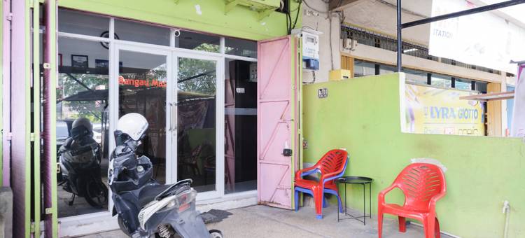 OYO 3929 8安高马斯酒店(RedDoorz at Jalan Bangau Palembang)图片