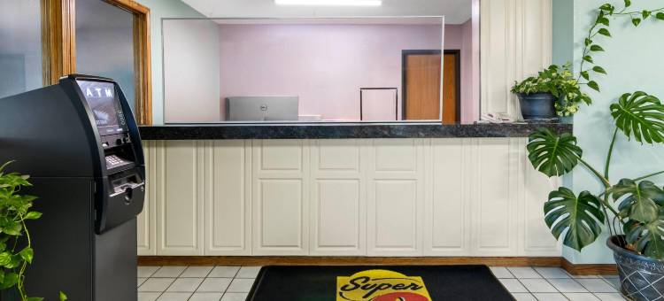 伯旁奈斯-坎卡基地区速8酒店(Super 8 by Wyndham Bourbonnais/Kankakee Area)图片