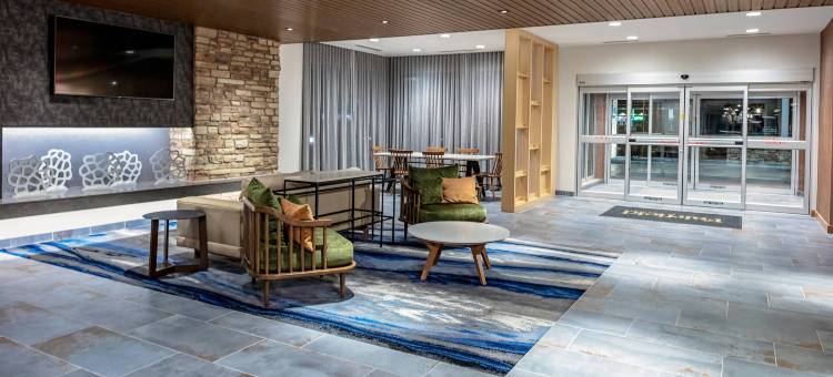 万枫克林顿港滨水套房酒店(Fairfield Inn & Suites Port Clinton Waterfront)图片