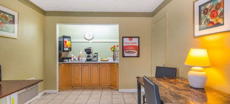 Regency旅馆(Travelodge by Wyndham Gainesville)图片