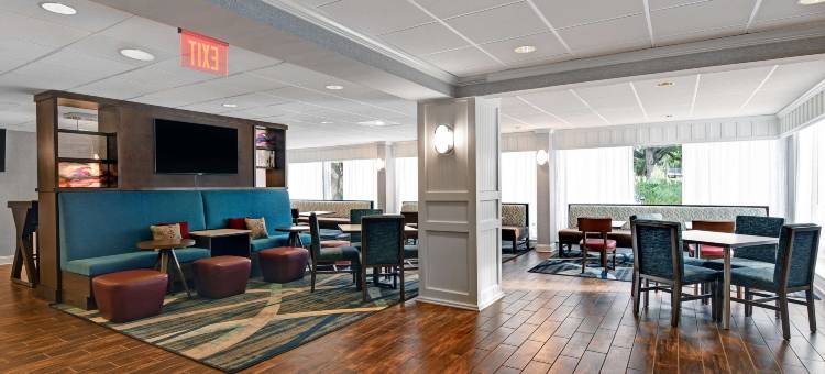 查尔斯顿快乐山爱国者欢朋酒店(Hampton Inn Charleston/Mt. Pleasant-Patriots Point)图片