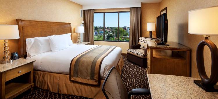 阿纳海姆会议中心逸林套房酒店(DoubleTree Suites by Hilton Anaheim Resort/Convention Center)图片