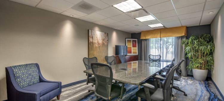 特克萨卡纳万枫套房酒店(Fairfield Inn & Suites Texarkana)图片