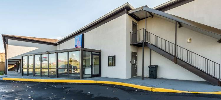 印第安纳波利斯 6 号开放式公寓酒店 - 印第安纳(Studio 6 Indianapolis, IN)图片