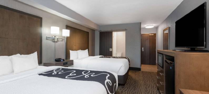 安克雷奇机场拉昆塔温德姆套房酒店(La Quinta Inn & Suites by Wyndham Anchorage Airport)图片