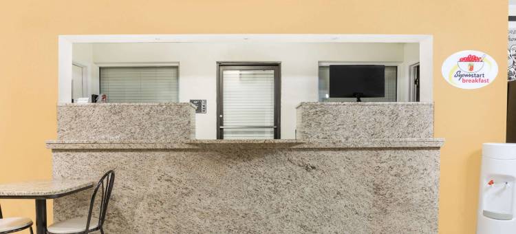 桑蒂速8酒店(Super 8 by Wyndham Santee)图片