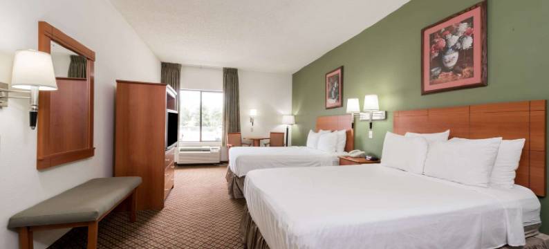 南沃斯堡市中心温德姆速 8 酒店(Super 8 by Wyndham Fort Worth Downtown South)图片