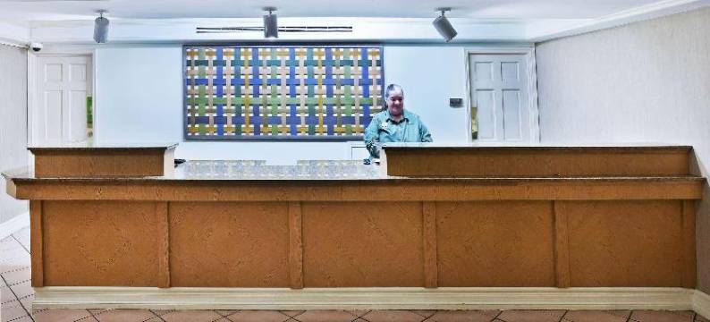 阿马里洛市中心拉昆塔温德姆酒店(La Quinta Inn by Wyndham Amarillo Mid-City)图片