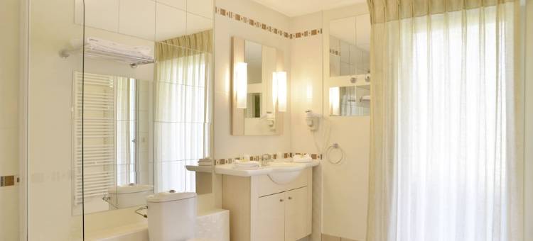 迪沃讷莱班两全其美酒店(Hôtel Best of Both - Divonne-Les-Bains)图片