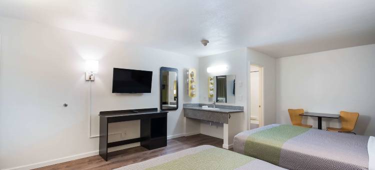 斯特灵汽车旅馆(Motel 6 Burlington, WA)图片