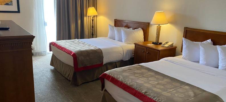 阿尔伯克基市中心温德姆华美达酒店(Ramada Plaza by Wyndham Albuquerque Midtown)图片