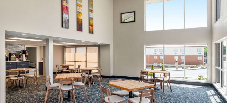 布兰森及会议中心美吟温德姆酒店(AmericInn by Wyndham Branson & Conference Center)图片