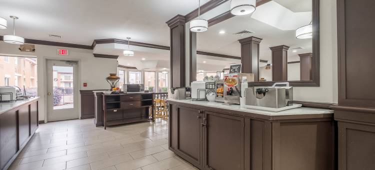 诺克斯维尔西锡达布拉夫红顶 PLUS+套房酒店(Red Roof Plus+ & Suites Knoxville West - Cedar Bluff)图片