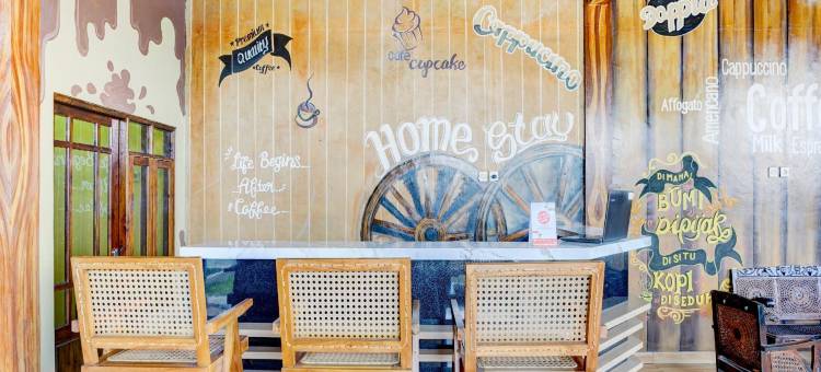 OYO 90303 科拉姆潘金阿巴咖啡厅和家庭旅馆(OYO 90303 Cafe & Homestay Kolam Pancing Abah)图片