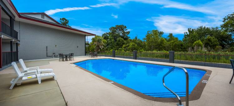 汤玛士维尔红屋顶套房酒店(Red Roof Inn & Suites Thomasville)图片