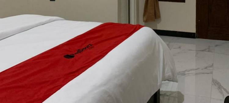 红多兹伊斯兰酒店-近帕蒂新邦利马(RedDoorz Syariah Near Kawasan Simpang Lima Pati)图片