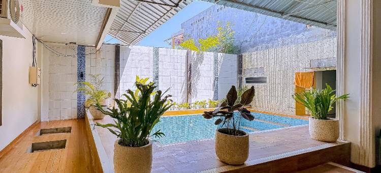 RedDoorz Plus at GNG Hotel El Tari Airport Kupang图片