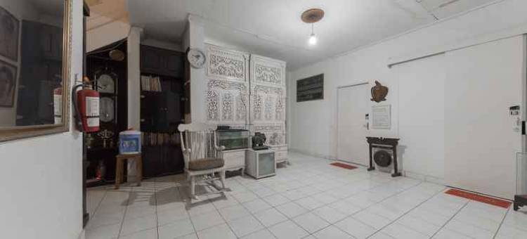 红门酒店-近帕西尔哈亚姆车站芝安朱尔(RedDoorz Near Terminal Pasir Hayam Cianjur)图片