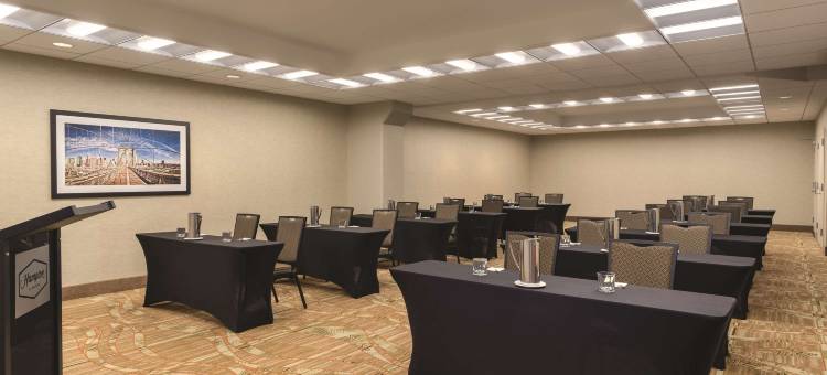 纽约拉瓜迪亚机场希尔顿欢朋酒店(Hampton Inn New York - LaGuardia Airport)图片