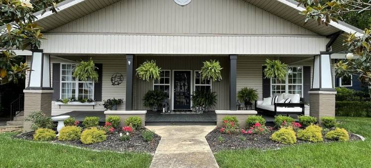 Beautiful Bungalow in Historic District! Sleeps 8.图片