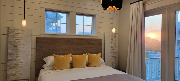 BEACHFRONT! HOT TUB! ELEVATOR! CUSTOM-BUILT! GATED COMMUNITY! BEACH, STEPS AWAY!图片