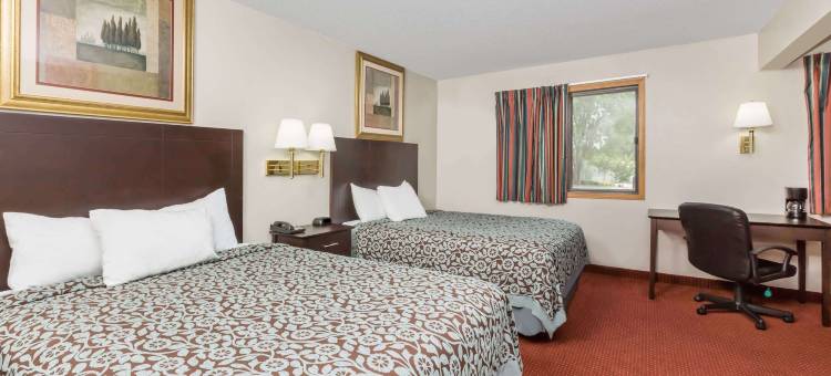 德梅因机场戴斯套房酒店(Days Inn & Suites by Wyndham des Moines Airport)图片