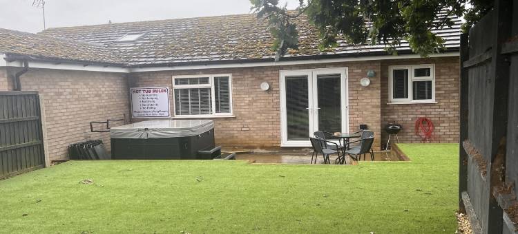 热水浴缸 - 海滩 - 烧烤 - 宠物友好 - 6位客人(HotTub - Beach - BBQ - Petsok - 6 Guests)图片