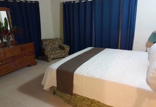 Villa Chinnor-Kent Ave Hotel Overview