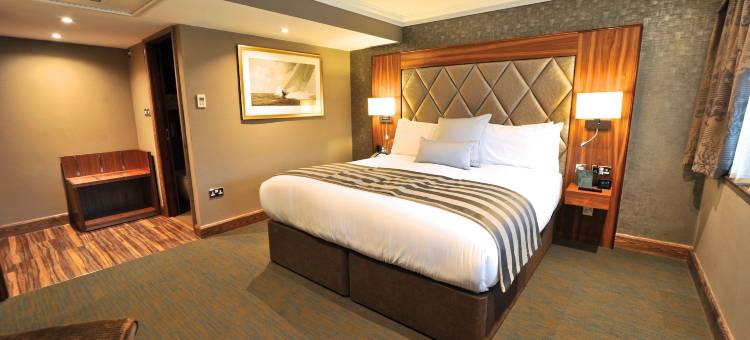 弗雷夏姆庞德 Spa 乡村别墅酒店(Cbh Frensham Pond Hotel)图片