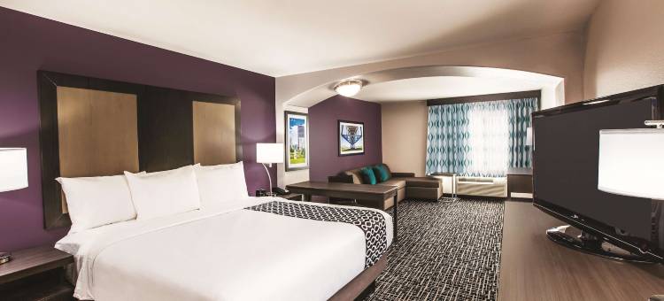 沃克 - 德汉姆温泉拉昆塔温德姆套房酒店(La Quinta Inn & Suites by Wyndham Walker - Denham Springs)图片
