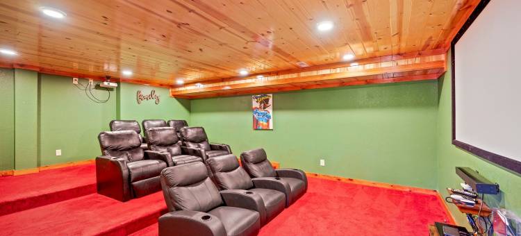 精致度假屋 室内泳池影院(Paradise Pointe Pool Lodge by Beyond Expectations)图片