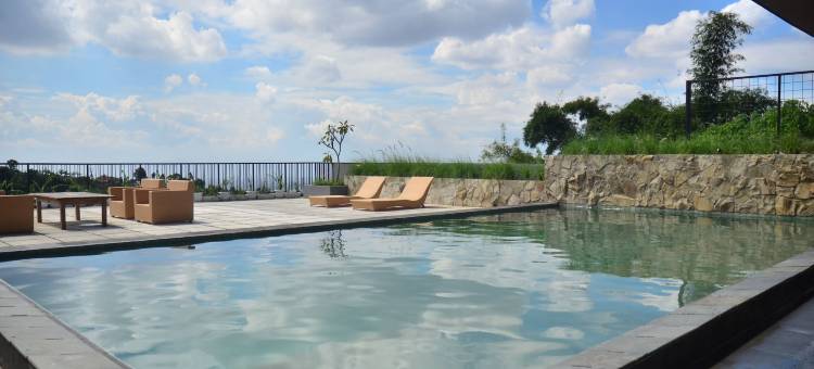 格林希尔山城景8卧别墅带恒温泳池(Green Hill Mountain City View Villa 8 Bedrooms with a Private Heated Swimming Pool and a Movie Room)图片