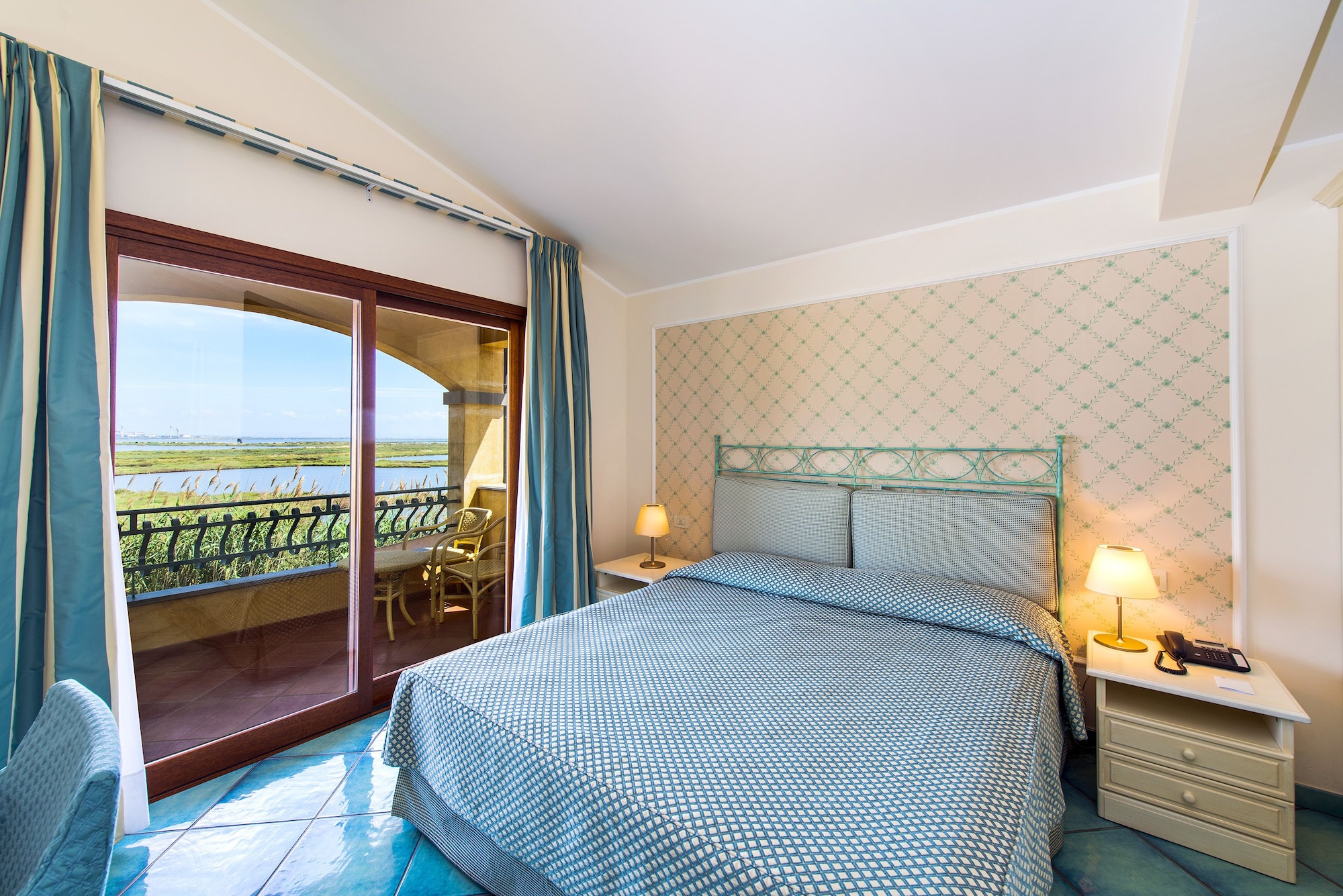 Hotel Santa GillaHotel Overview