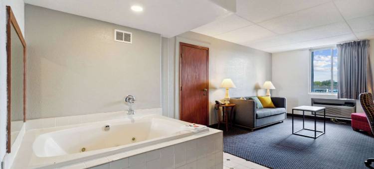 伊克诺套房旅馆(Econo Lodge Inn & Suites)图片