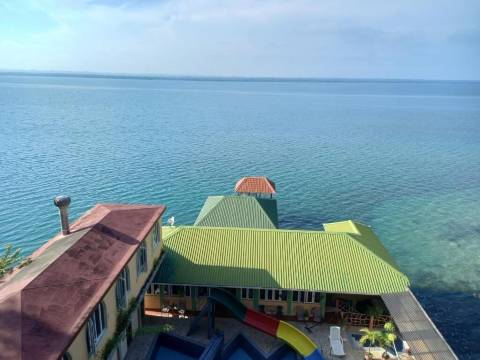佩滕伊察湖拉里别拉酒店(Hotel la Ribiera del Lago Peten Itza)