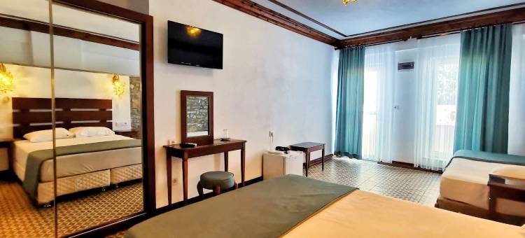 博兹贾阿达法赫里酒店(Bozcaada Fahri Hotel)图片