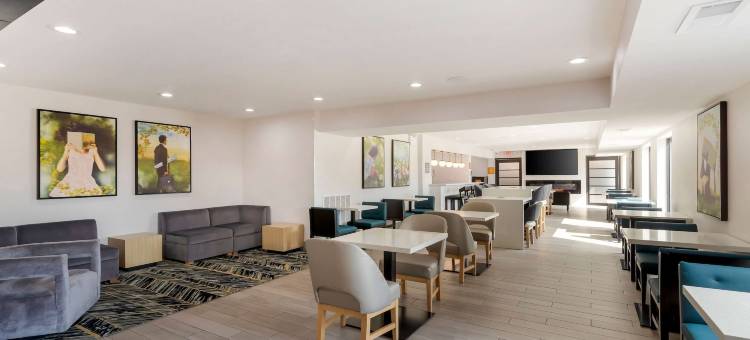 得梅因西克莱夫拉昆塔温德姆套房酒店(La Quinta Inn & Suites by Wyndham des Moines West Clive)图片