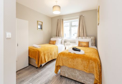 HiikotsHomes - Dartford Hotel Overview