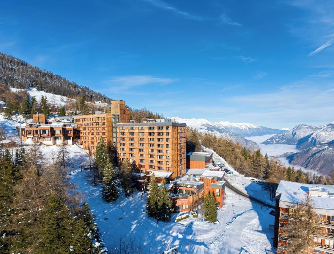 阿祖雷亚勒斯卡勒利斯酒店(Azureva les Karellis - Skipass Inclus!)