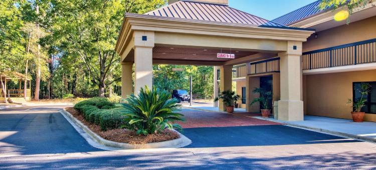 艾肯南克拉丽奥酒店及套房(Clarion Inn & Suites Aiken South)图片