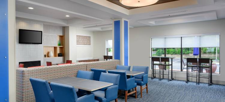 智选假日套房酒店塔拉霍马 by IHG(Holiday Inn Express & Suites Tullahoma by IHG)图片