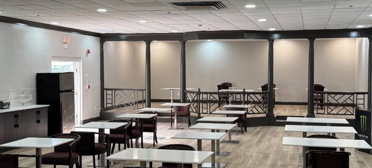 温德姆威廉斯堡I-64戴斯酒店(Baymont by Wyndham Williamsburg I-64)图片