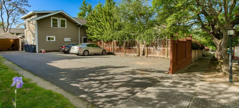 金铃花的美人酒店(A Cowslip's Belle Inn)图片