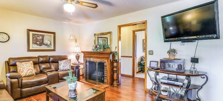 Russell Springs度假胜地，距离坎伯兰湖10英里！(Russell Springs Getaway, 10 Mi to Lake Cumberland!)图片