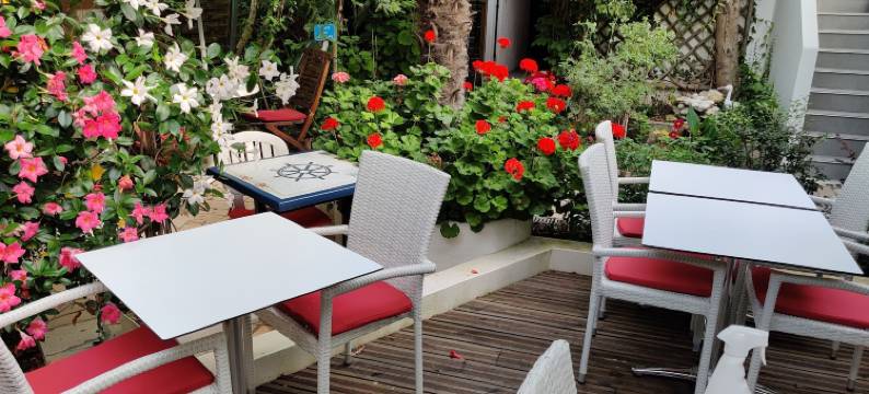 布鲁特罗吉思酒店(Logis Hôtel les Bleuets)图片